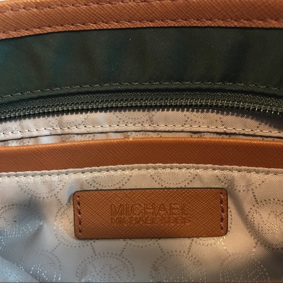 Michael Kors Kempton Green Nylon Crossbody - Picture 8 of 8